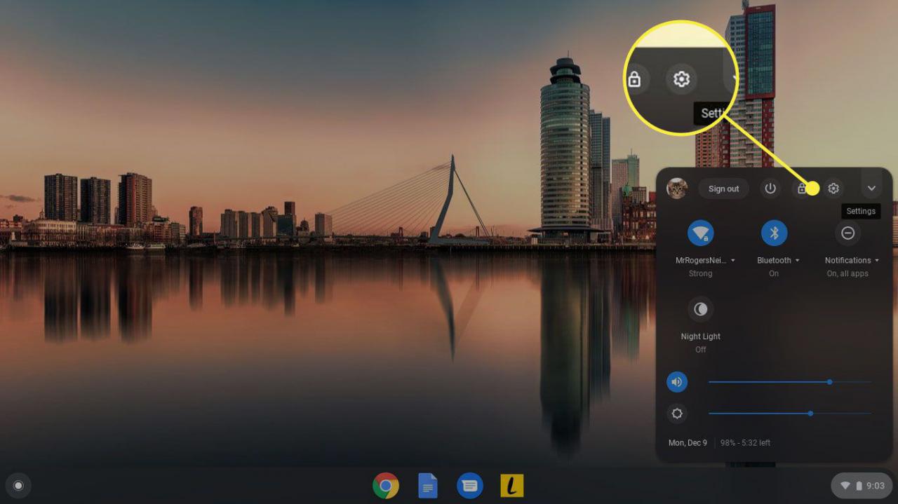 How to Customize the Wallpaper and Theme on Your Google Chromebook